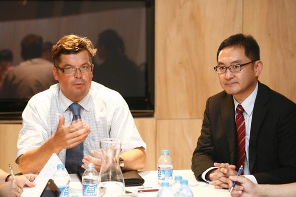 �󣺴󱱚WͨӍCEO Mogens Elsberg���ң��󱱚WͨӍ�Ї�(gu��)�^(q��)����(j��ng)����پ